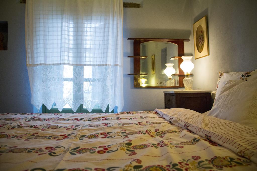 Efipoi Apartment Pinakatai Ngoại thất bức ảnh