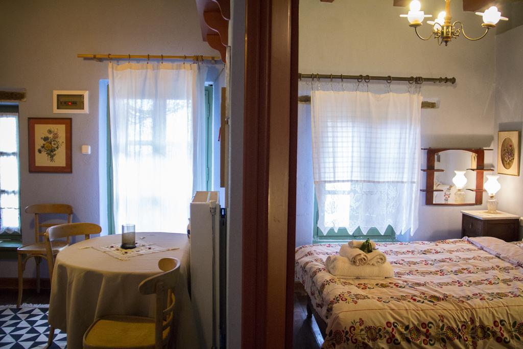 Efipoi Apartment Pinakatai Ngoại thất bức ảnh