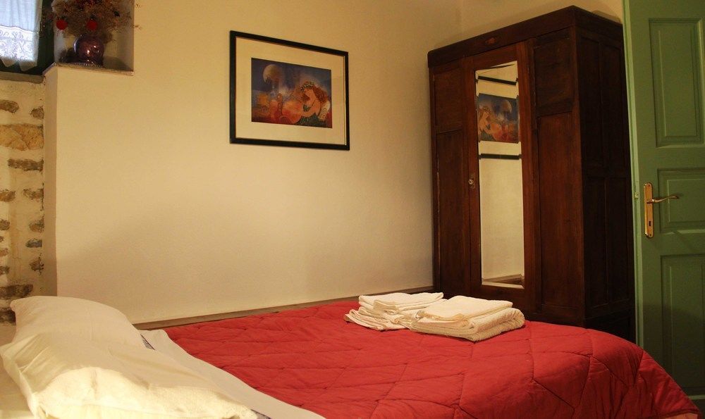 Efipoi Apartment Pinakatai Ngoại thất bức ảnh
