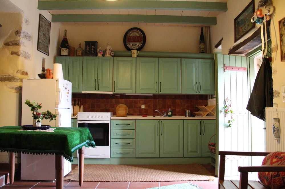 Efipoi Apartment Pinakatai Ngoại thất bức ảnh